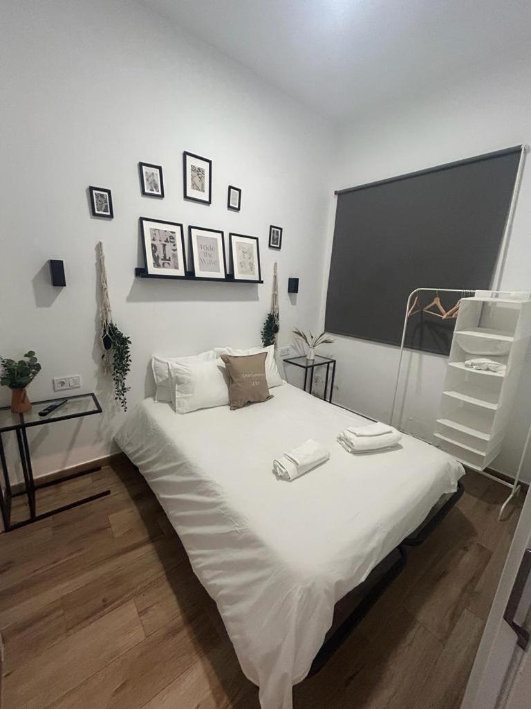 Apartamentos Pino Бенідорм Екстер'єр фото